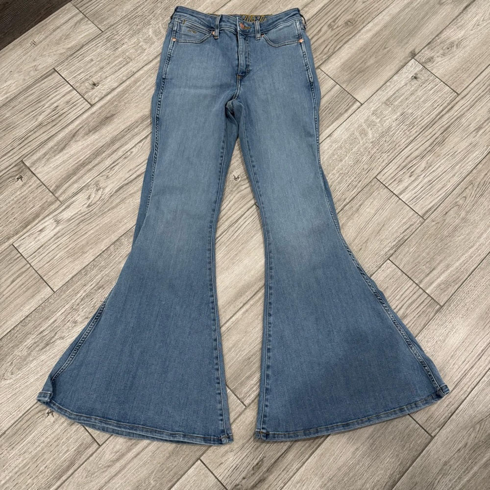 Women’s Wide Leg Flare Jeans - Light Blue Wash